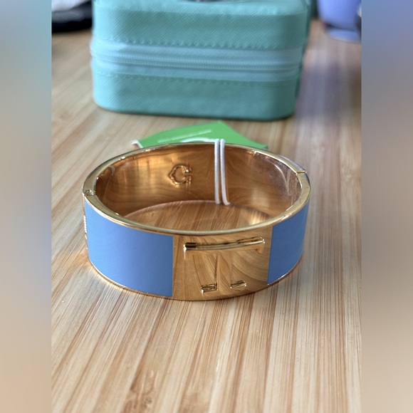 C WONDER GOLD TONE BABY BLUE LETTER INITIAL ( T ) EMBLEM HINGED BRACELET, NWT - Picture 8 of 9